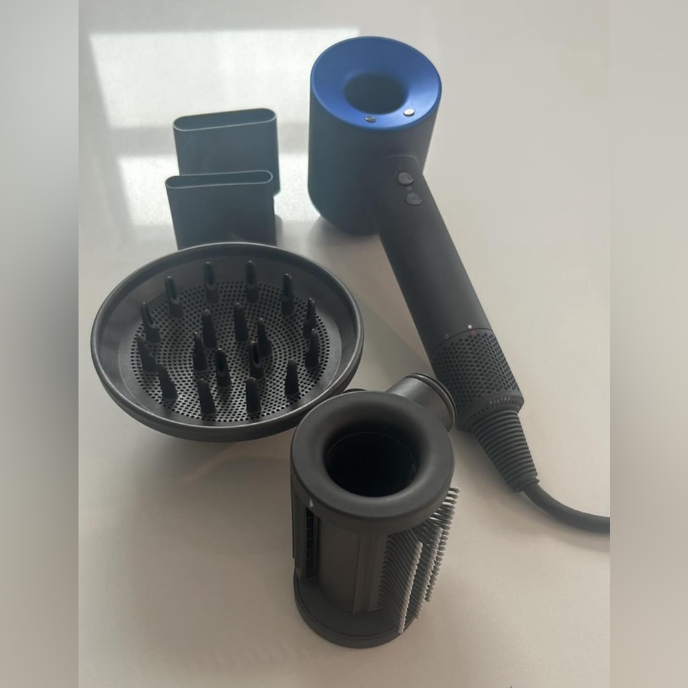 SOLD!!! Dyson Hairdryer with new $65 smoothing attachment